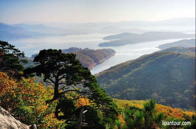 吉林烏喇滿族風(fēng)情園、長白山、鏡泊湖雙臥五日